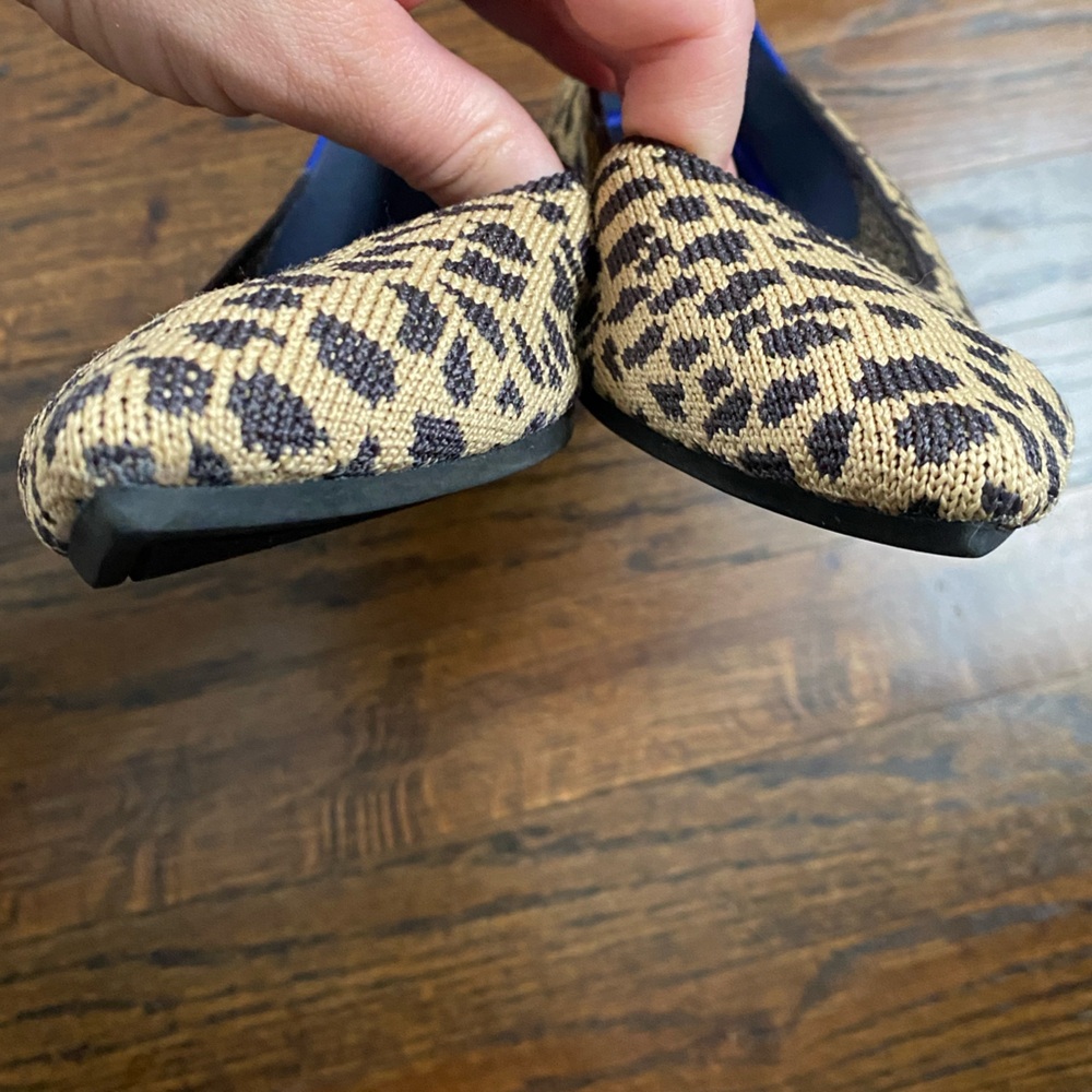 Rothy's- The Point- Leopard Cat Print Pointed Toe Flats in Tan and Black women 9 - Picture 10 of 16